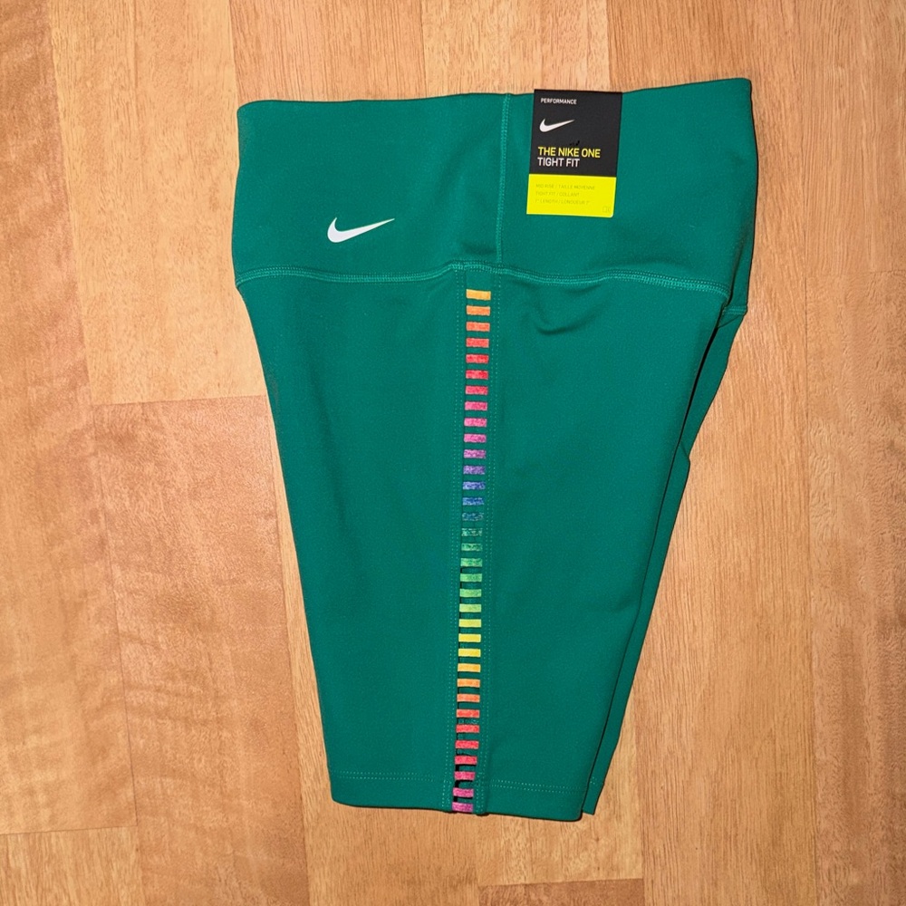 Nike NWT Nike ONE Women’s  XS Emerald Green Leggings🌈🌈🌈🌈